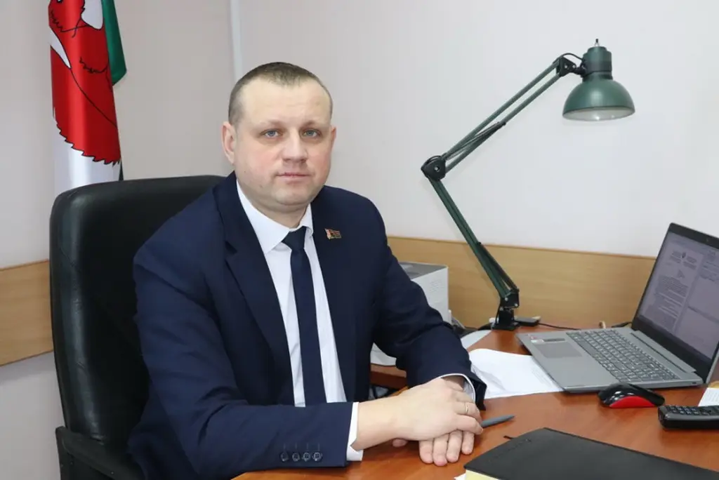 Прямую телефонную линию проведет первый заместитель председателя Берестовицкого районного исполнительного комитета Дмитрий Тиханович