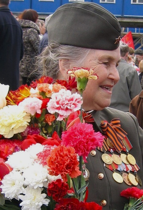 “Мы вас віншуем, баявыя сяброўкі!”