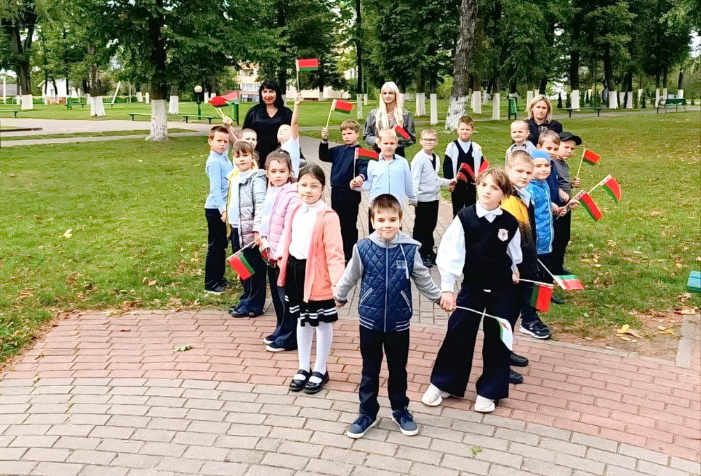 В единстве народа — сила страны! В Берестовицком районном центре культуры и народного творчества прошли праздничные мероприятия