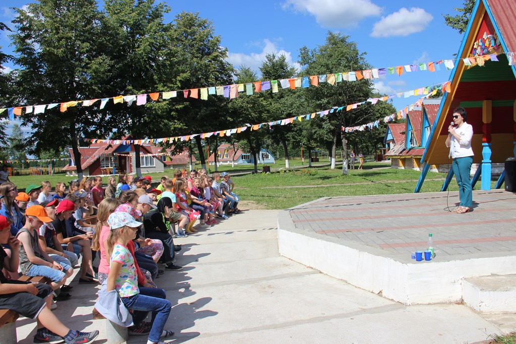 День учреждения дополнительного образования прошел в детском оздоровительном лагере "Берестовицкий"