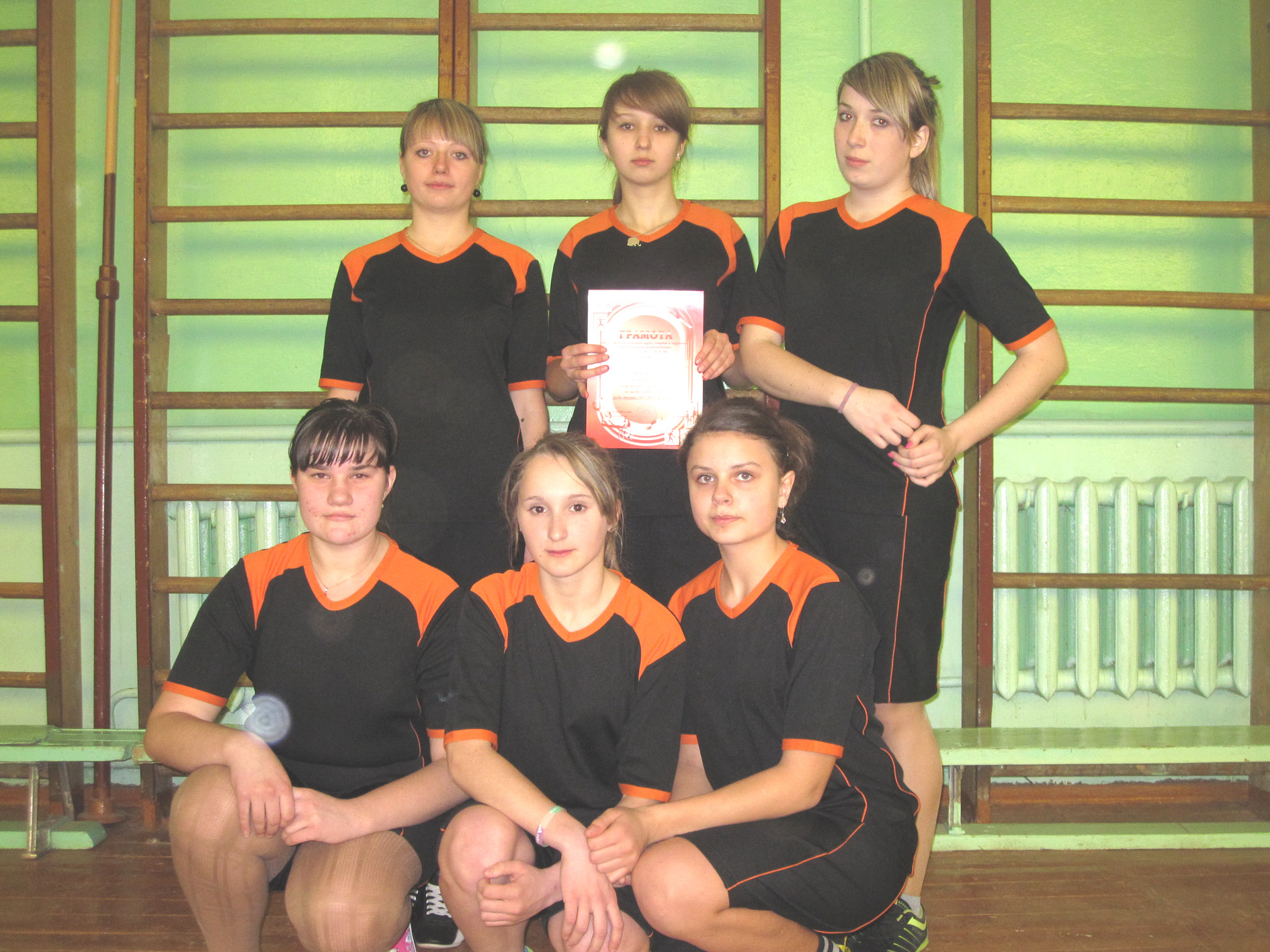 Команда макаровской школы – в лидерах по волейболу