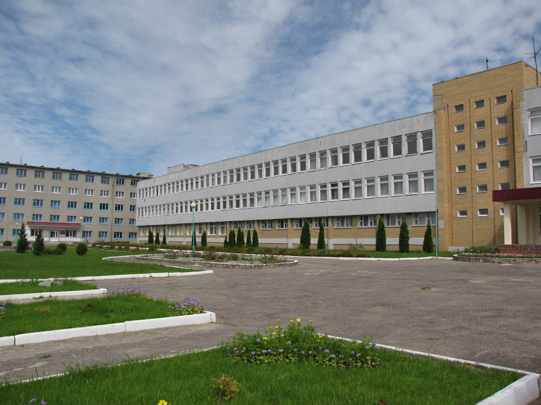 Чтобы стать специалистом,   нужно быть малоберестовицким  лицеистом!