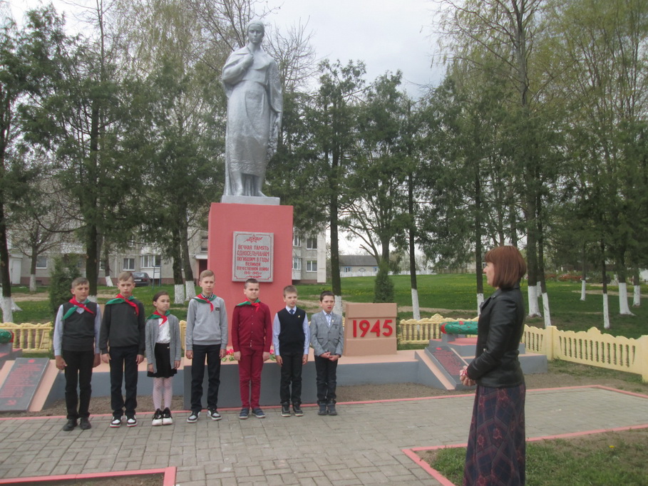 В пионерской дружине имени Марата Казея Стародворецкого яслей-сада -  базовой школы  прошел торжественный сбор «Салют пионерскому пополнению»