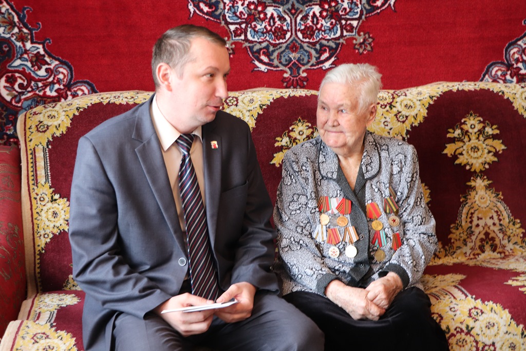 В Берестовице поздравили ветеранов Великой Отечественной войны с Днем Победы