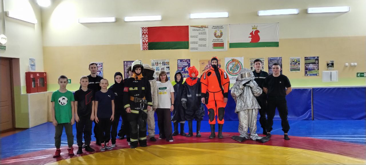 В гостях у будущих чемпионов: спасатели провели встречу в СДЮШОР