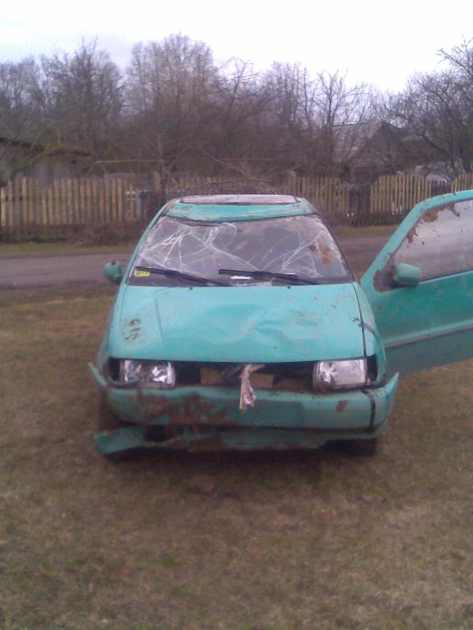 При обгоне съехала в кювет