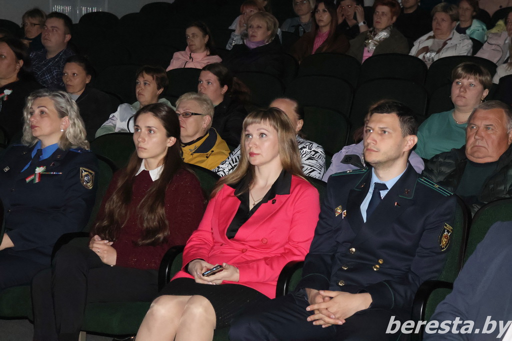 «Сожженные деревни» и «Лагеря смерти». В Большой Берестовице показали документальные фильмы о геноциде белорусского народа