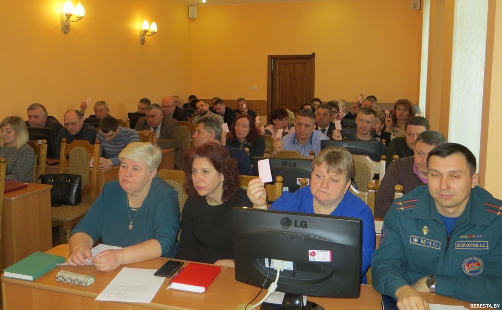 В Берестовице состоялась пятнадцатая сессия районного Совета депутатов