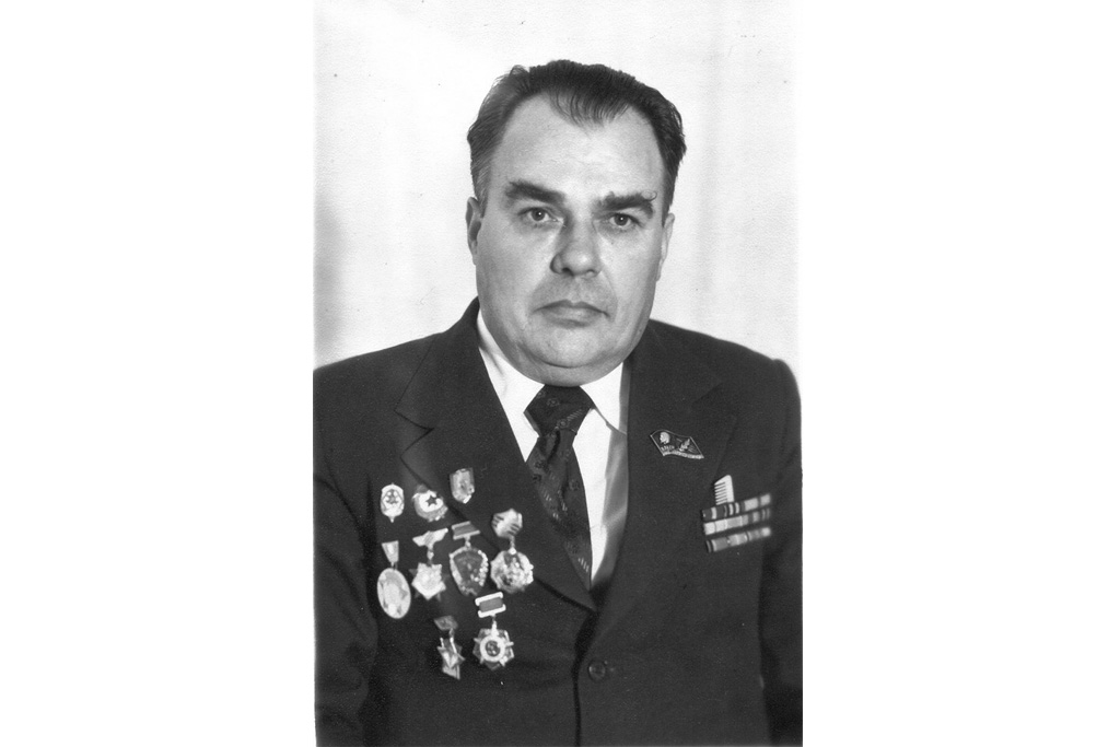 Давайте вспомним: Даниил Данилович Гордиенко