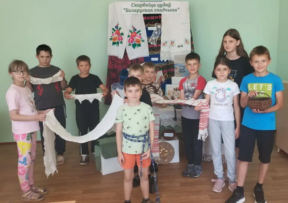 В лагере «Дружба» школьники прикоснулись к традициям белорусских мастериц