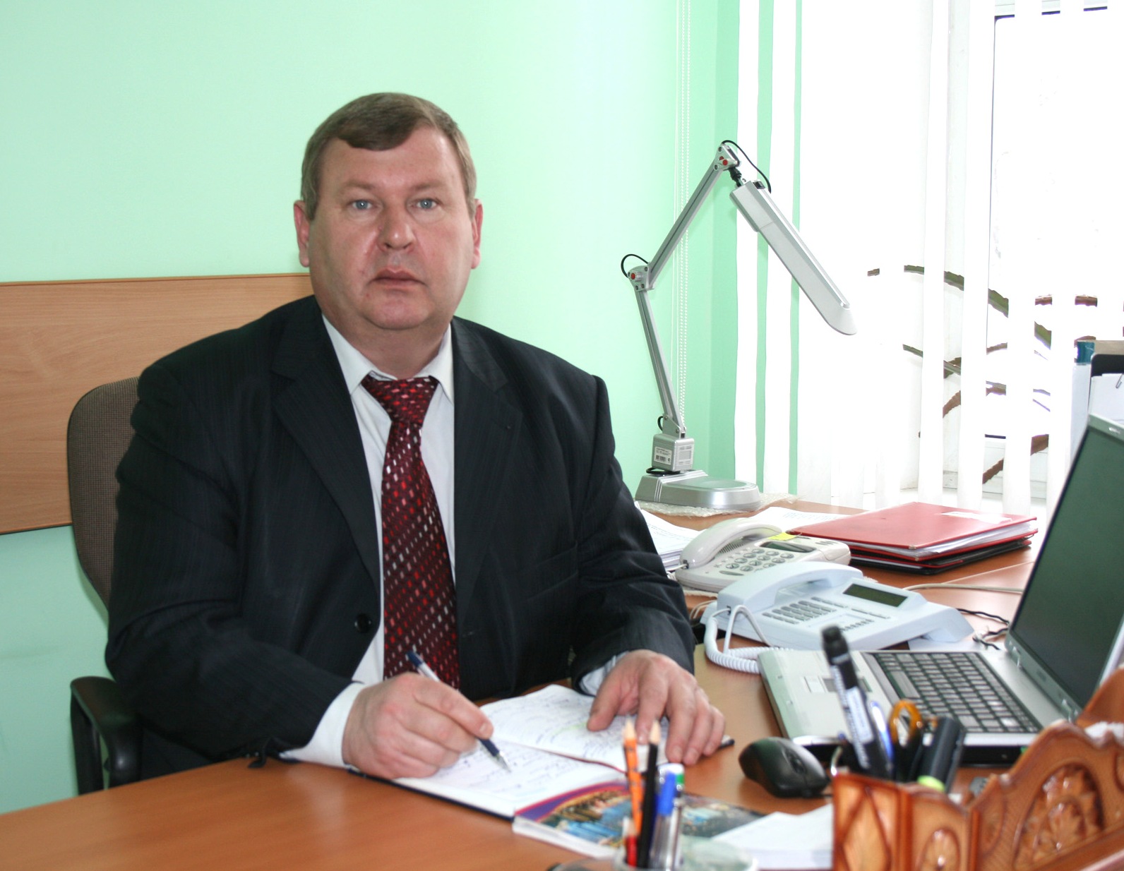 Заместитель председателя райисполкома Александр Рахуба провел прямую линию с жителями Берестовицкого района