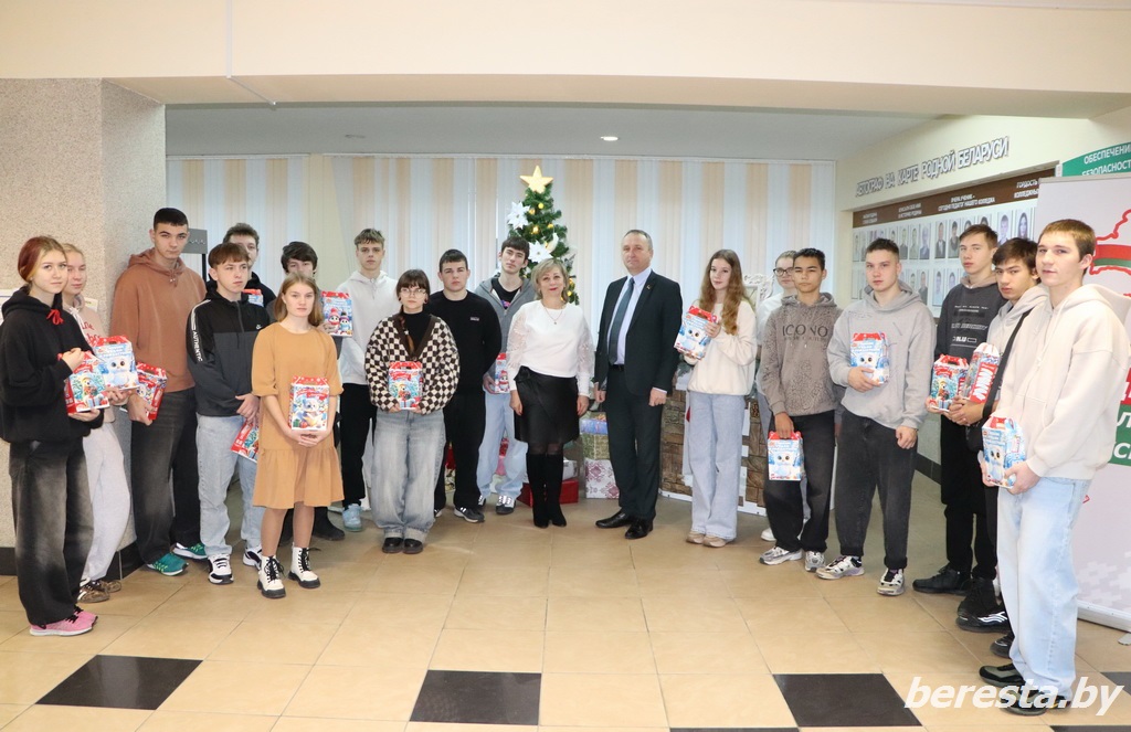 В Берестовицком колледже прошла акция «Профсоюзы – детям»