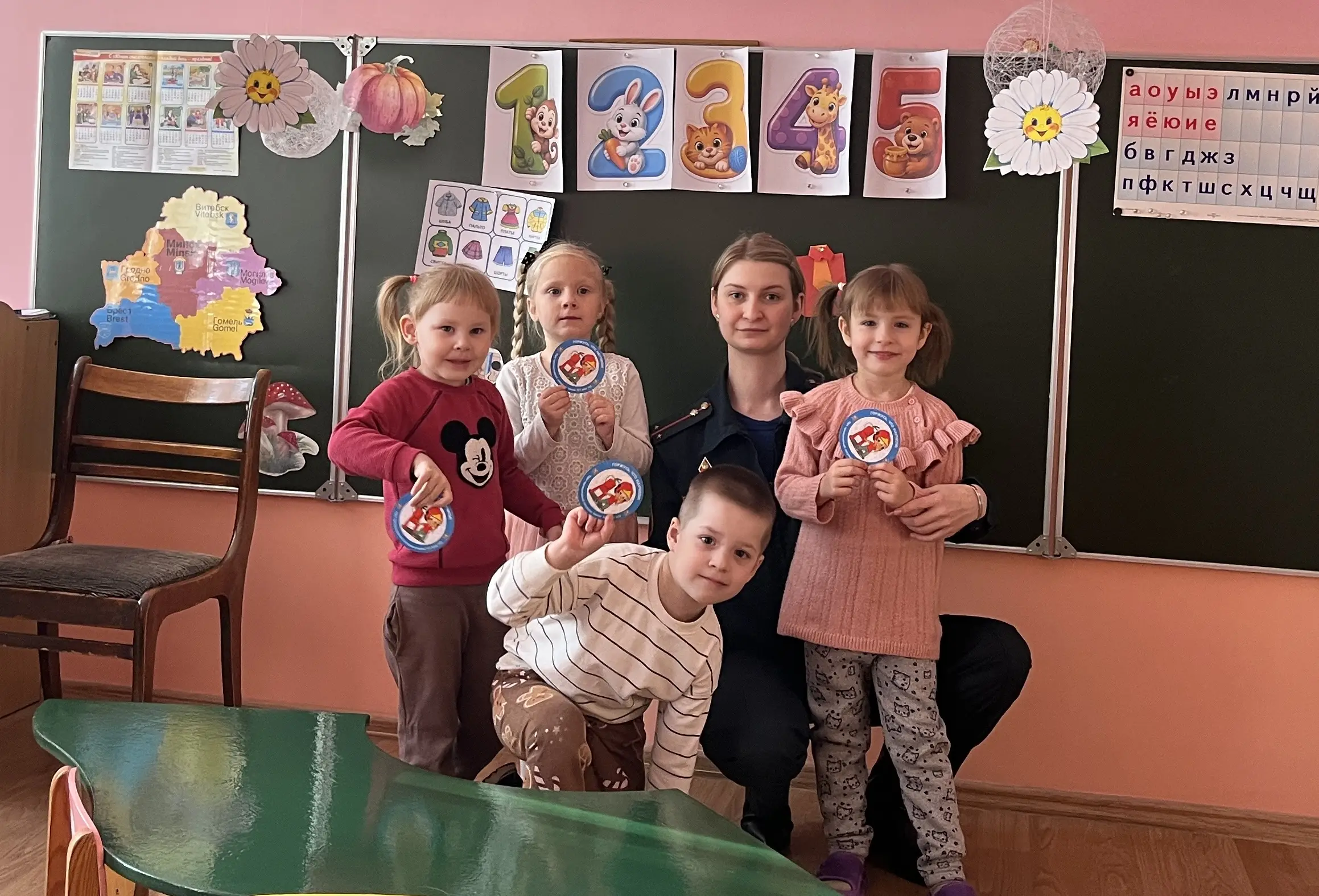 Сотрудники Берестовицкого РОЧС провели уроки безопасности в Макаровцах и Конюхах