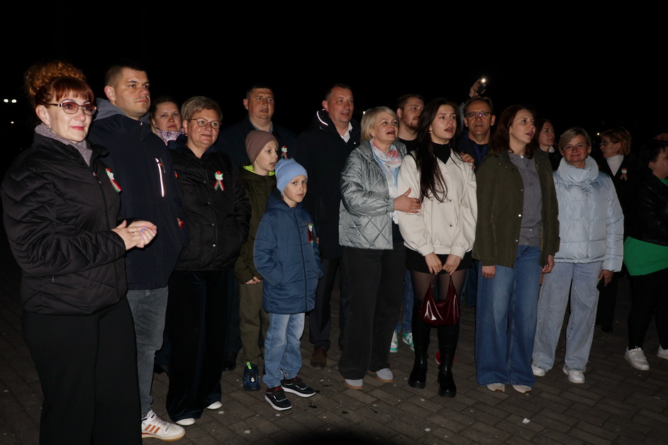 Акция «Споем «День Победы» вместе» и салют. Торжественный финал празднования Дня Победы в Большой Берестовице