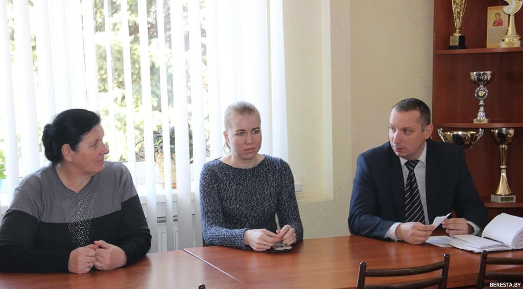Заместитель председателя Берестовицкого райисполкома Андрей Щука встретился с депутатами Олекшицкого сельского Совета