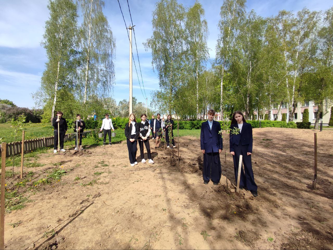 Большеэйсмонтовские школьники присоединились к благотворительной акции «Сад надежды»