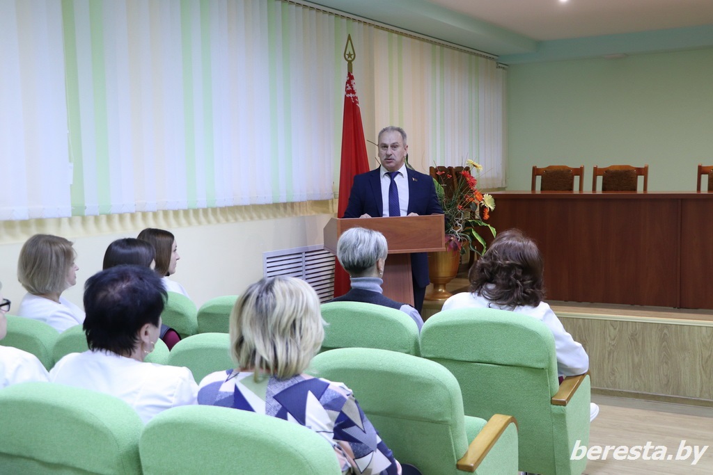 Председатель Берестовицкого районного Совета депутатов Павел Панкевич встретился с трудовым коллективом Берестовицкой ЦРБ