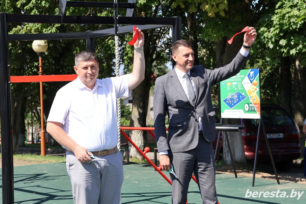 Открытие сразу двух спортивных площадок состоялось в Берестовицком районе