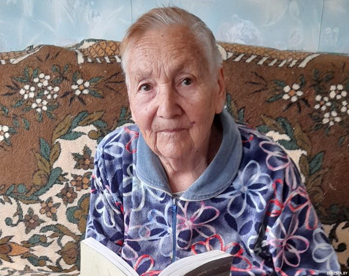 Жывое слова аб паэце. Успаміны школьнай сяброўкі  Івана Леткі