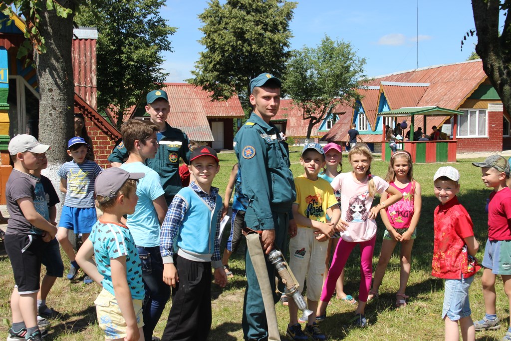 Акция «Каникулы без дыма и огня» прошла в детском оздоровительном лагере "Берестовицкий"