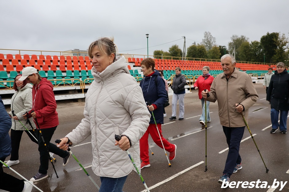 «Шаг к долголетию». Марафон скандинавской ходьбы&nbsp;прошел на Берестовитчине