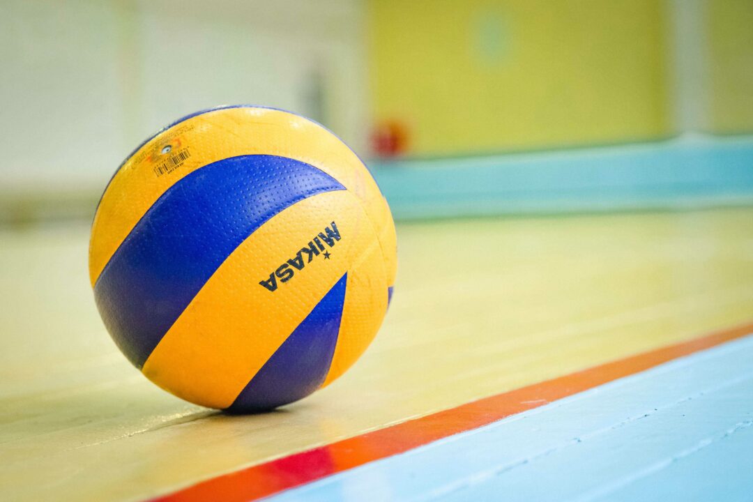 Состоялись две полуфинальные игры ХII районного чемпионата по волейболу