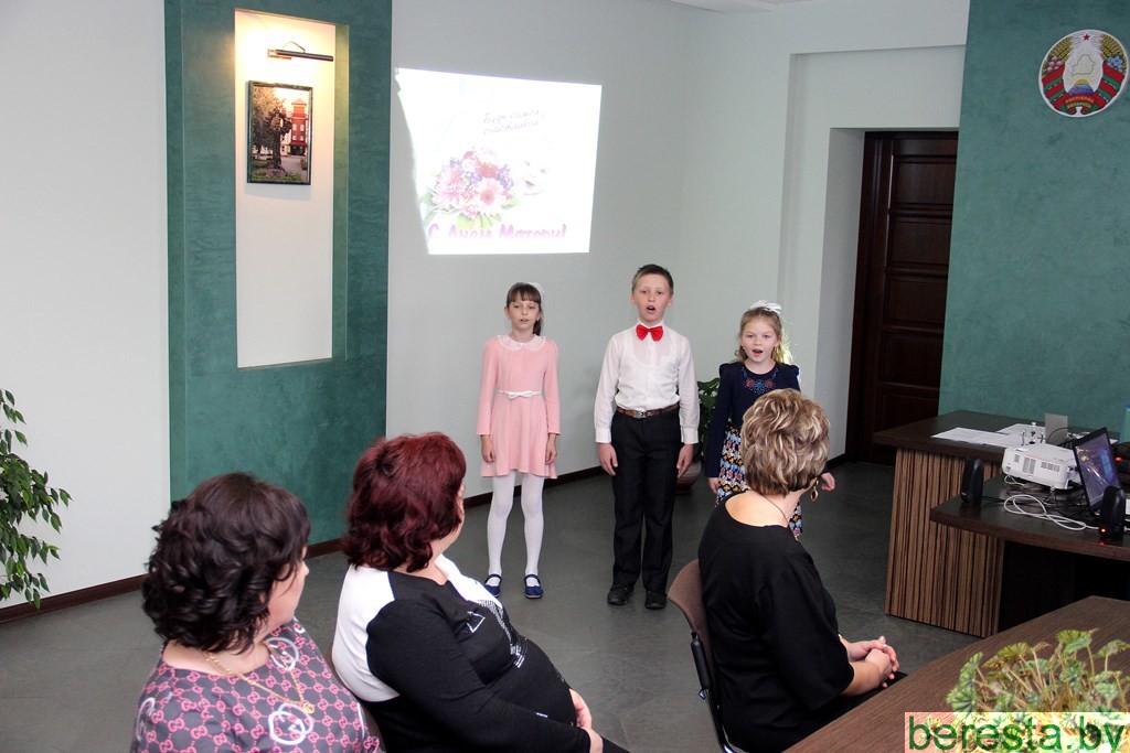 Торжественный прием  ко Дню матери cостоялся в Берестовицком райисполкоме