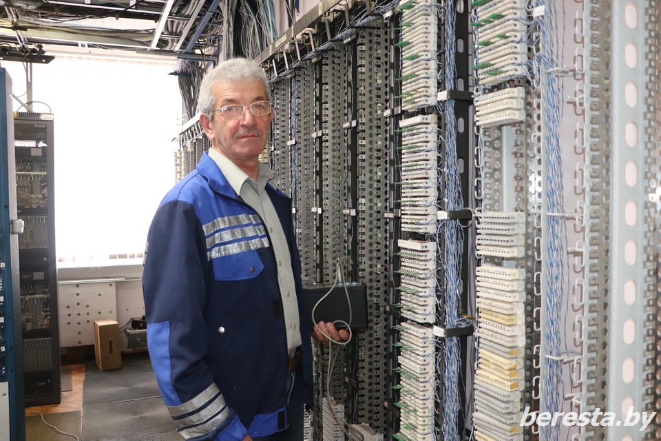 Надежная связь - в руках Владимира Шимеля