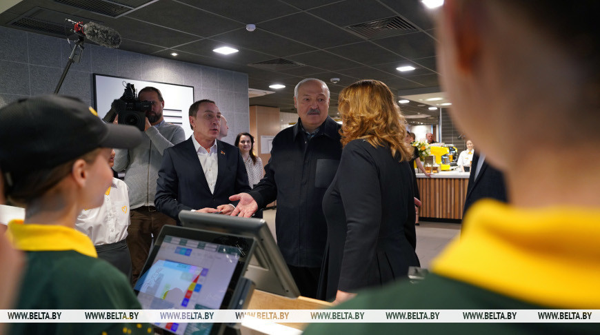 Александр Лукашенко предложил расширить сеть ресторанов "Мак.бай" и в районных центрах