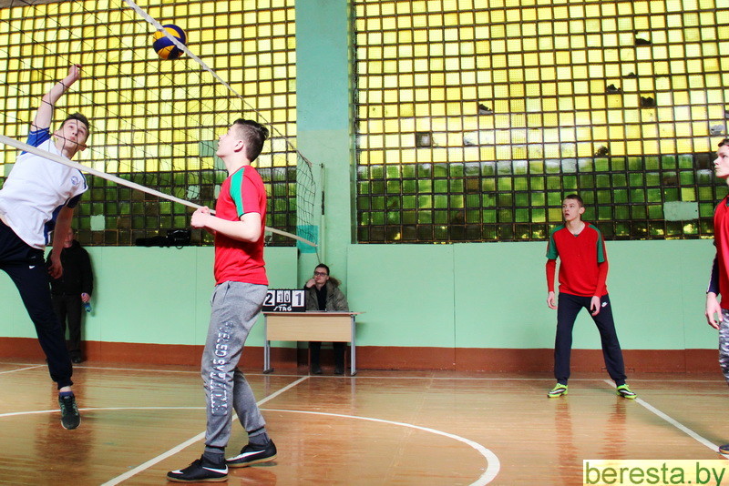 Районные соревнования по волейболу определили сильнейшие команды среди школьников