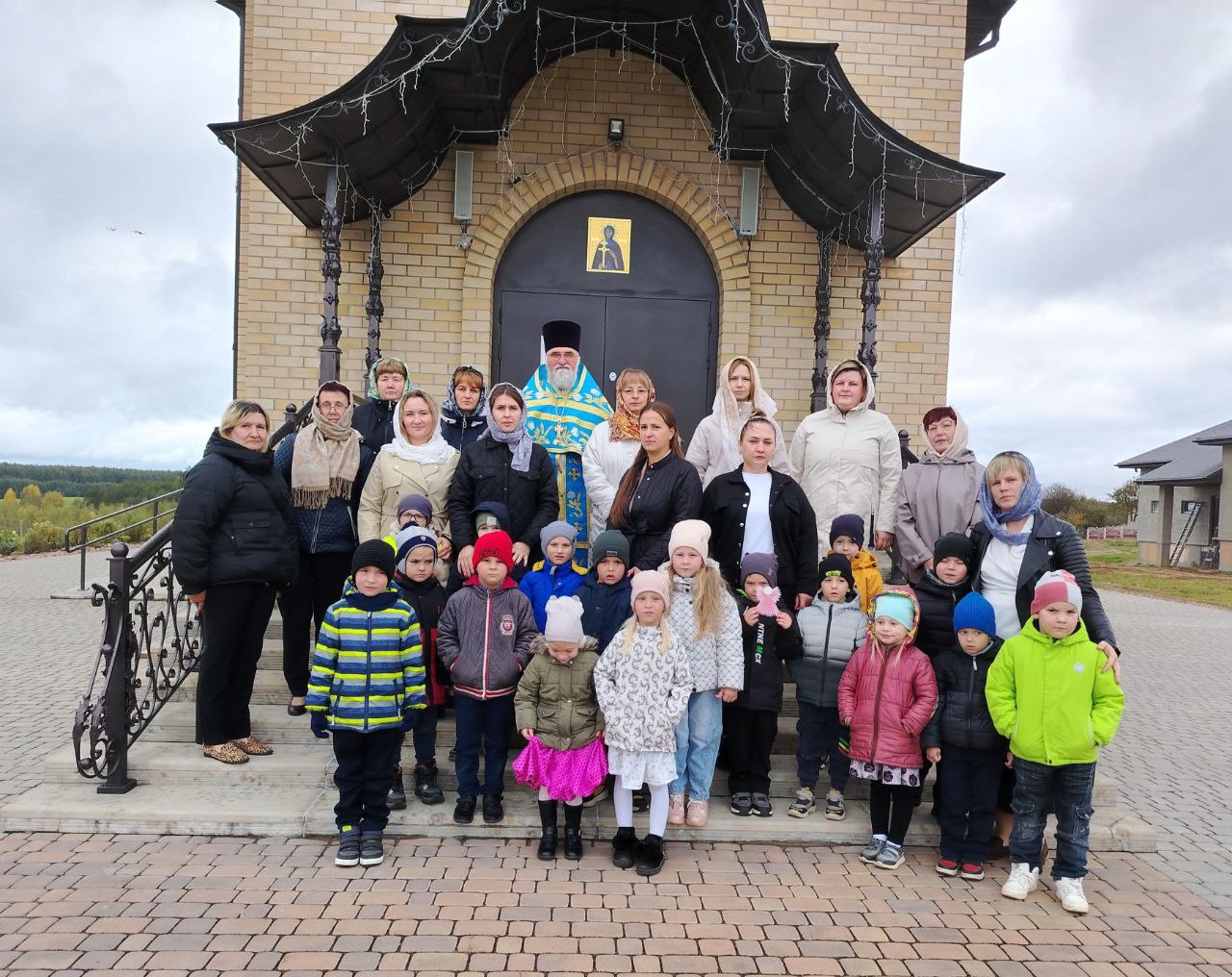 Дошкольники агрогородка Пограничный вместе с мамами побывали на экскурсии в православном храме