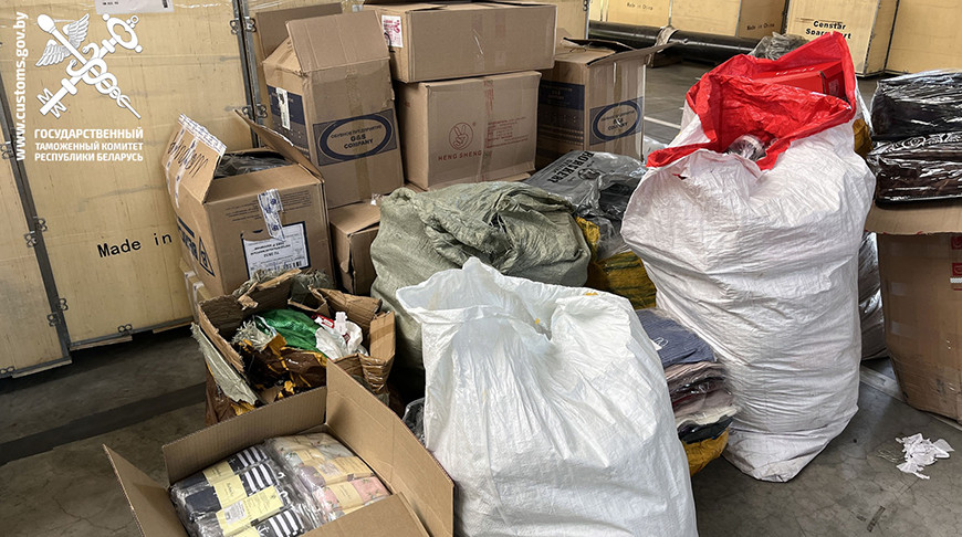 Одежда, обувь, телефоны. ИП намеревался продать в Беларуси незаконно ввезенные товары на Br370 тыс.