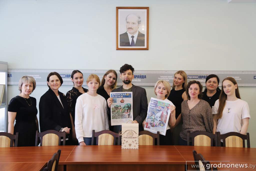 Мост творческой дружбы: редакцию «Гродзенскай праўды» посетил фотокорреспондент «Крымской газеты»