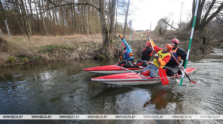 Более 300 любителей водного туризма объединили соревнования "Неманская весна"