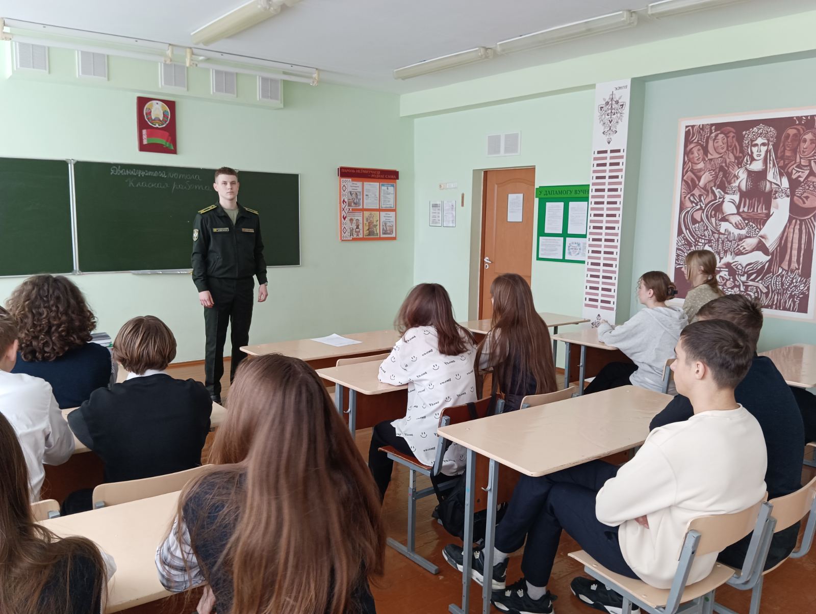 О престиже военных профессий рассказали малоберестовицким школьникам