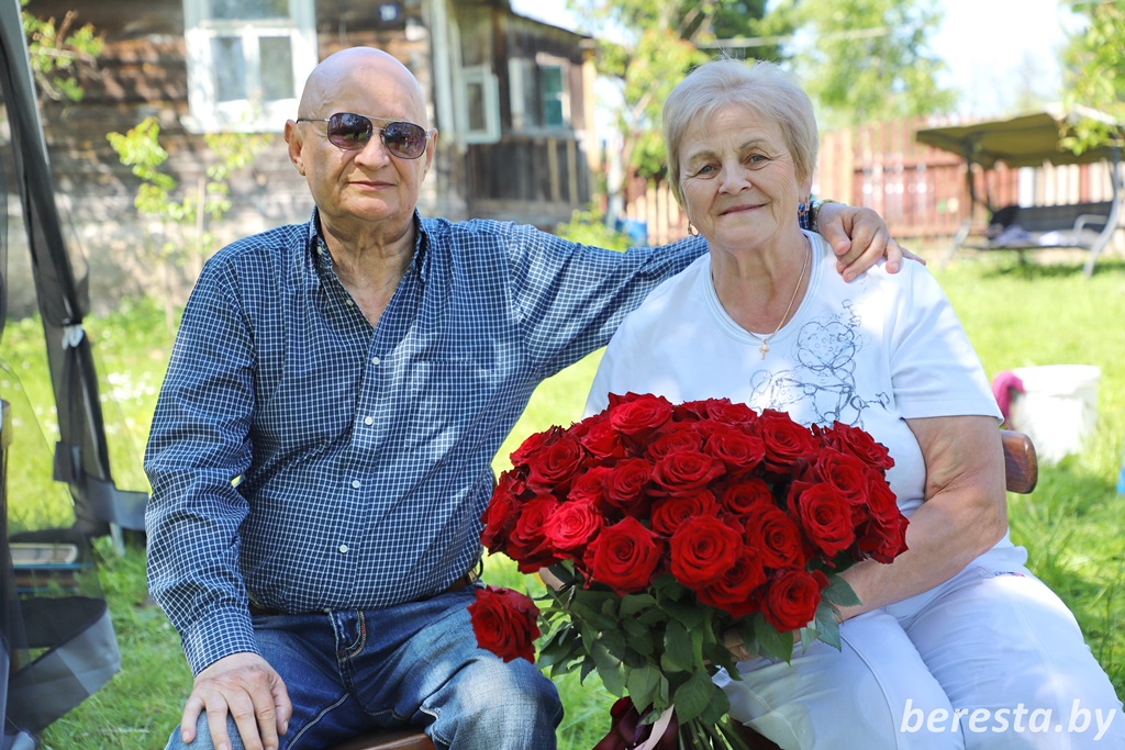 «Счастливы вместе». Супруги Бондарик из Большой Берестовицы отметили золотой юбилей
