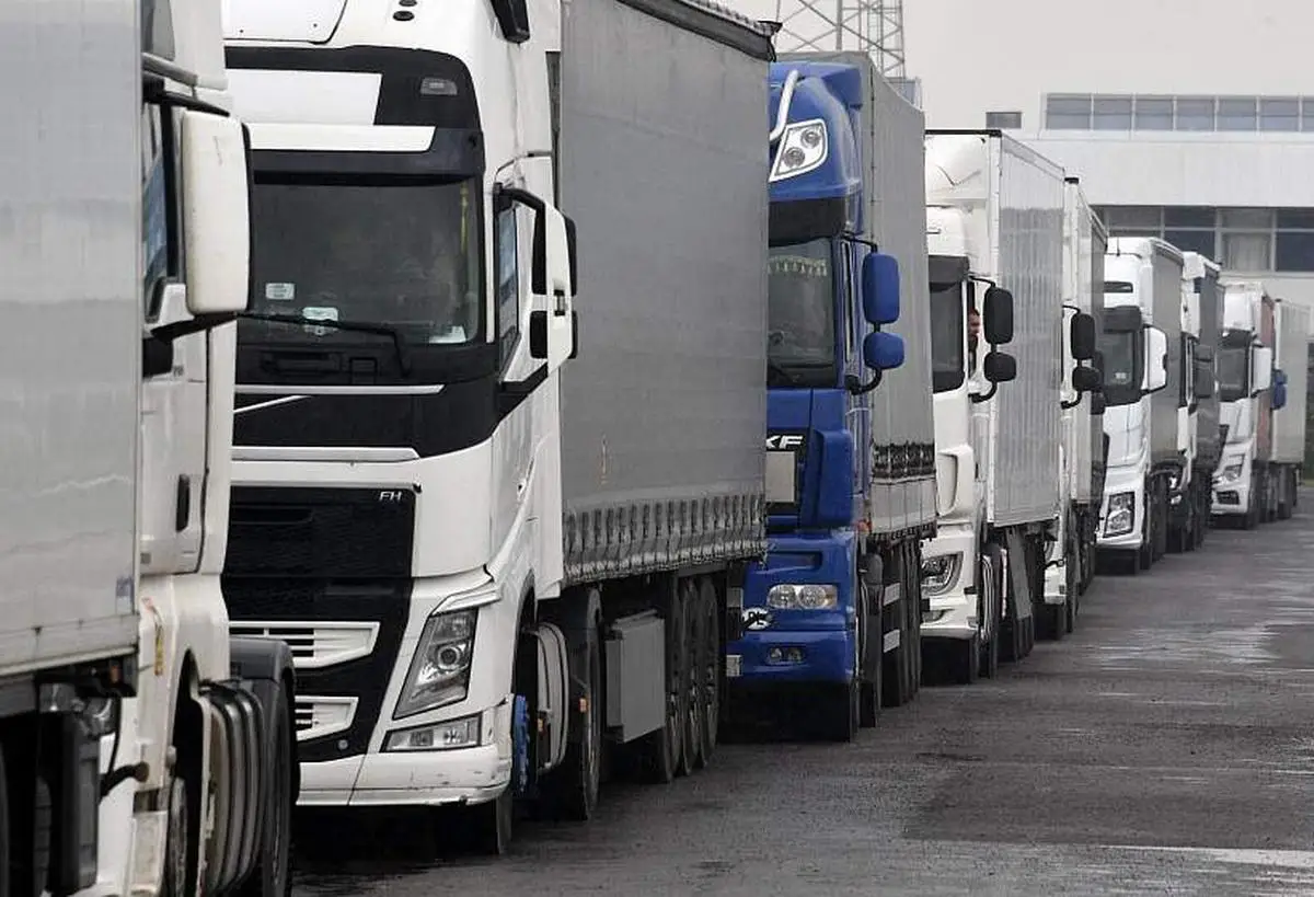 За сутки польские контролирующие службы оформили 28% грузовиков от нормы