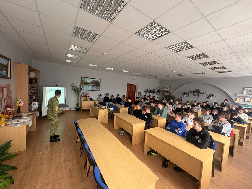 В Берестовицком государственном колледже прошла профориентационная встреча с представителем органов пограничной службы