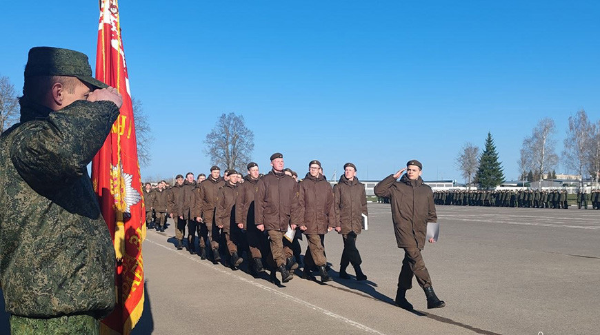 В Вооруженных Силах Беларуси началось увольнение военнослужащих срочной службы в запас