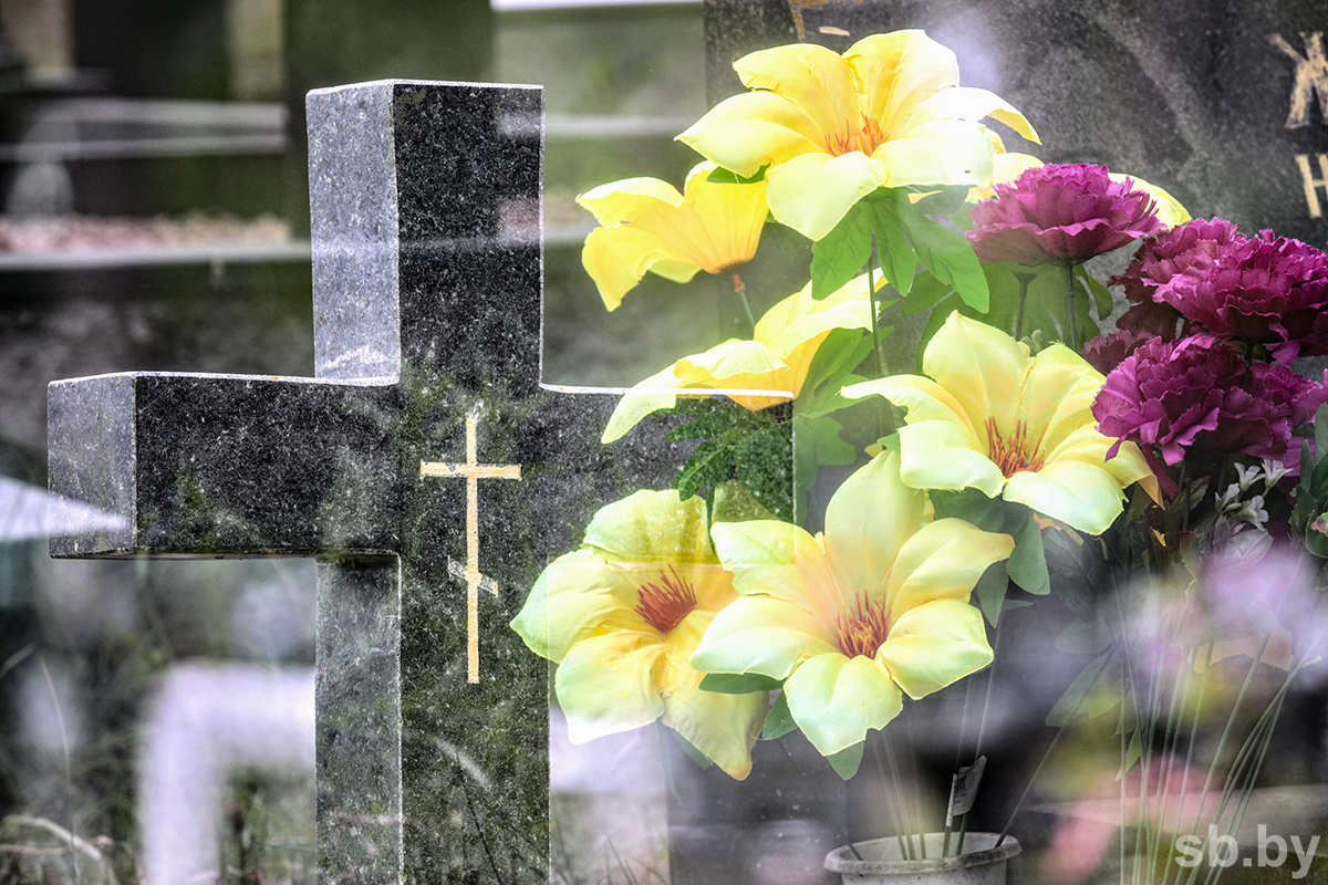 Напоминаем о требованиях по благоустройству и правилах поведения на кладбищах в Радоницу