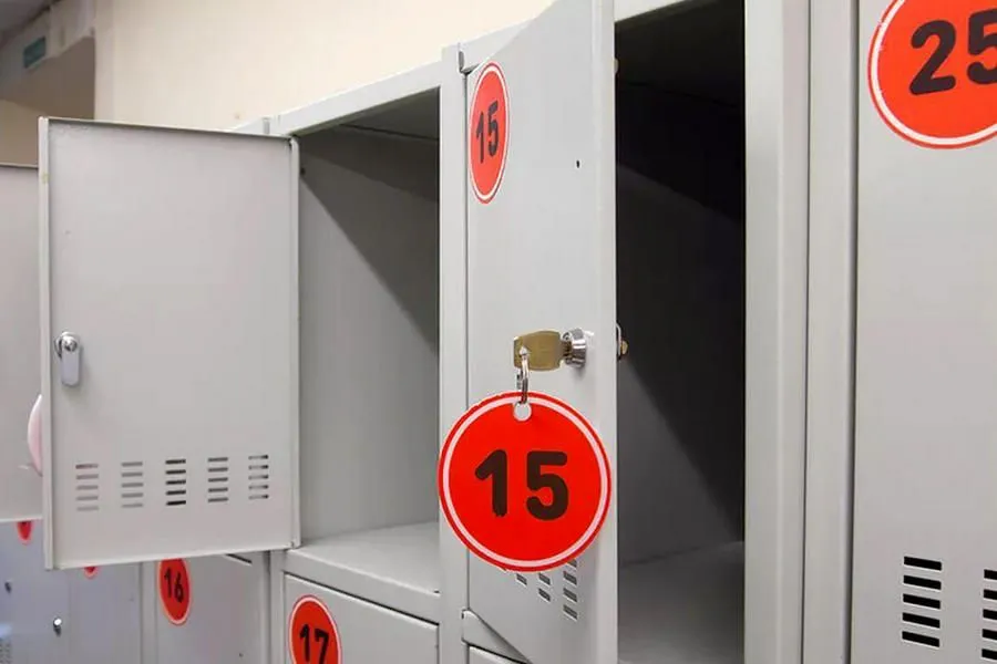 В Гродно покупательница забыла закрыть камеру хранения в магазине и лишилась 700 рублей