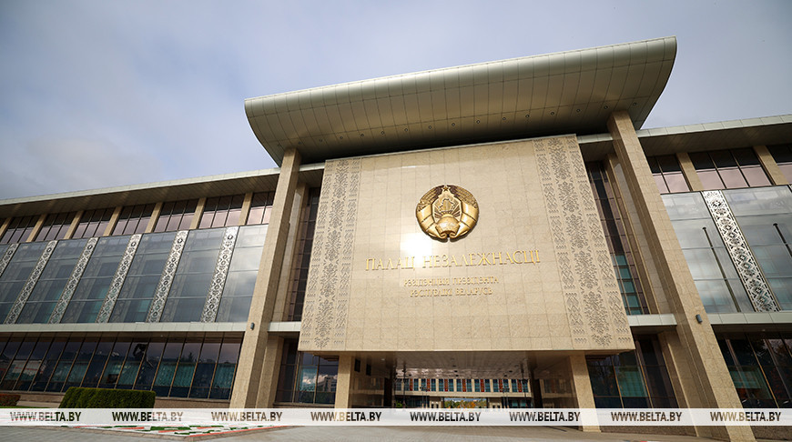 Александр Лукашенко дает интервью журналисту телеканала RT Рику Санчесу