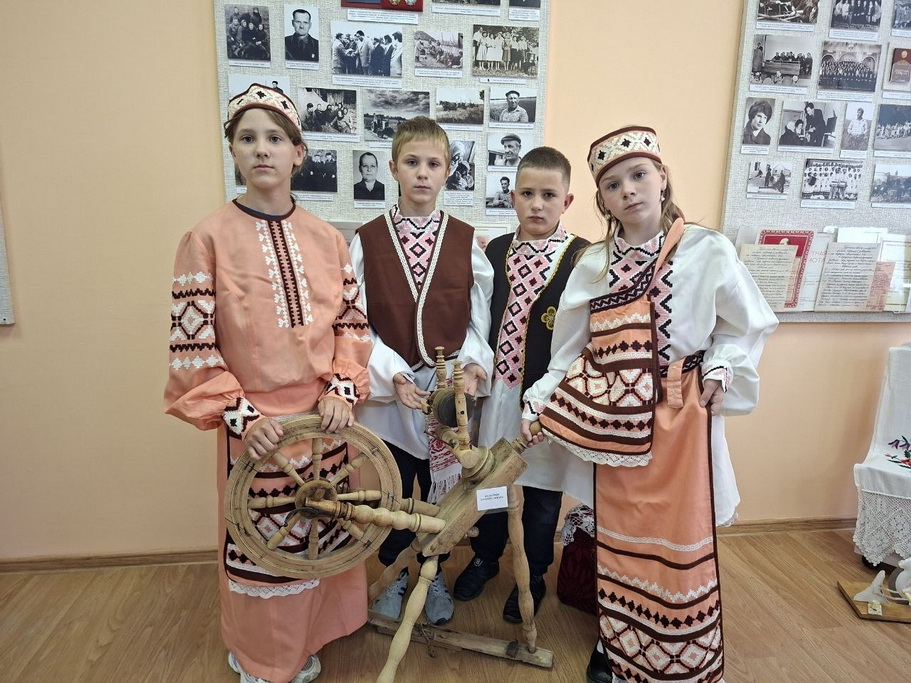 С «Наследием веков» знакомились в лагере «Солнышко» конюховские школьники