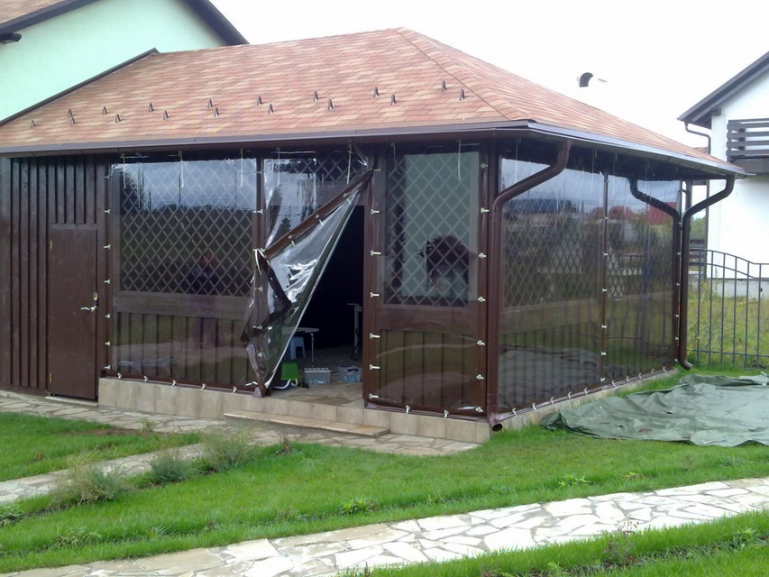 Мягкие окна для беседки: как подготовить зону отдыха к тёплому сезону