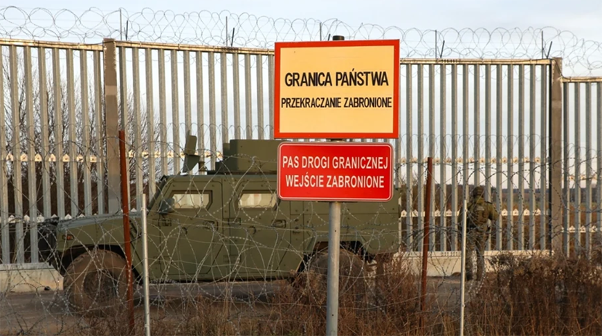 Польша начала строить новое заграждение на границе с Беларусью