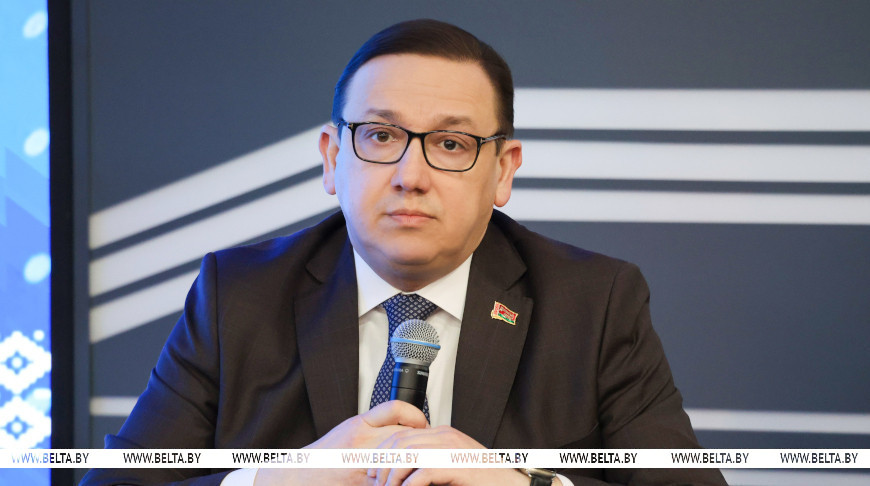 Скорость и компетентность. Владимир Перцов расставил акценты в работе ответственных за СМИ в госорганах