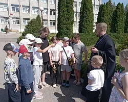 Искренний разговор о Боге, добре и прощении. Большеберестовицкие школьники встретились со священнослужителем