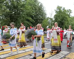 Беларусь созидательная. В Большой Берестовице состоялось торжественное шествие в честь Дня Независимости