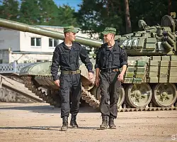 Александр Лукашенко: воины-танкисты всегда отличались доблестью, отвагой и мужеством