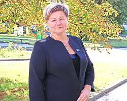 "Двери сами не открываются.Надо работать больше" - заместитель председателя райисполкома Алла Замировская в проекте #PROженское